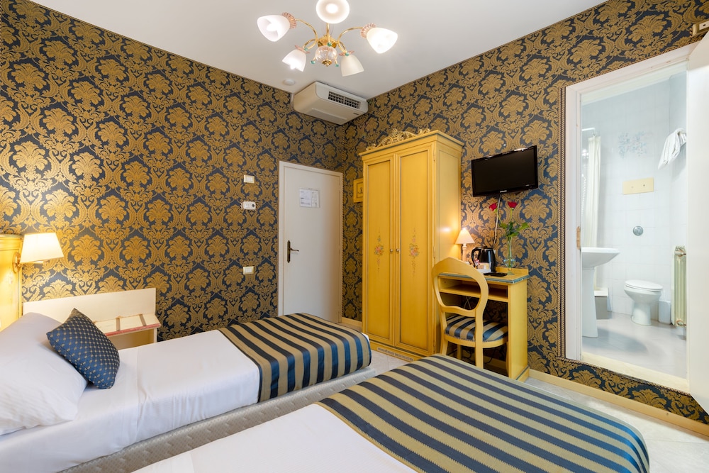 Hotel San Giorgio — Hotel rooms in Venice, Veneto