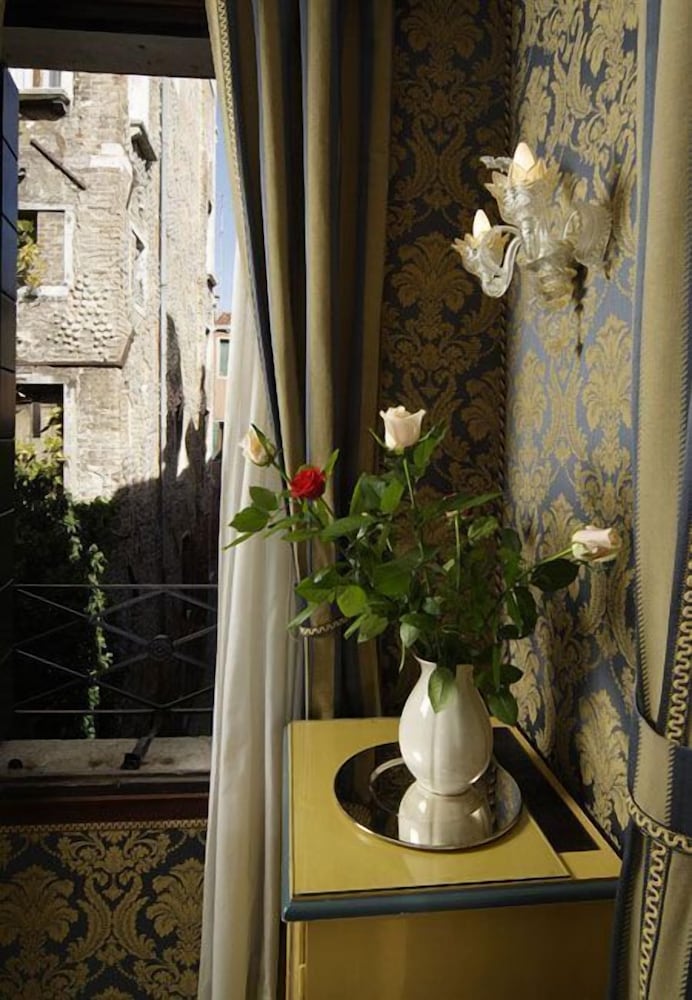 Hotel San Giorgio — Hotel rooms in Venice, Veneto