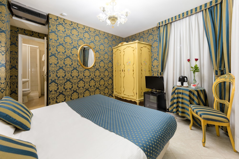 Hotel San Giorgio — Hotel rooms in Venice, Veneto