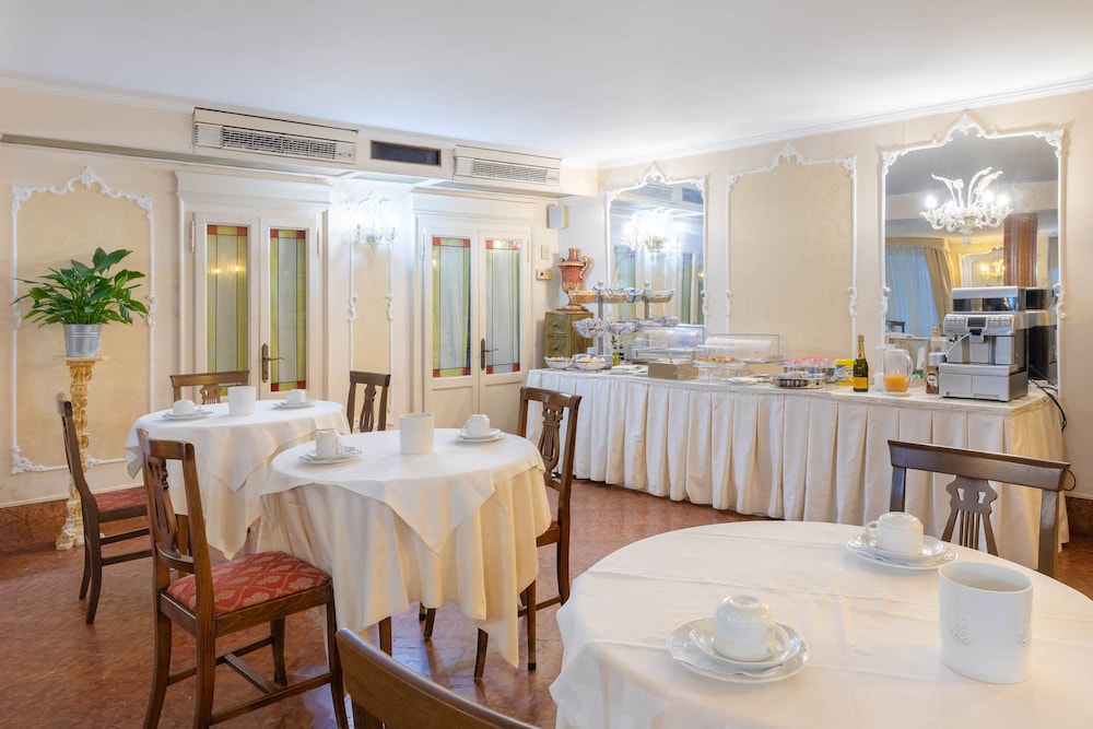Hotel San Giorgio — Restaurant & bars in Venice, Veneto