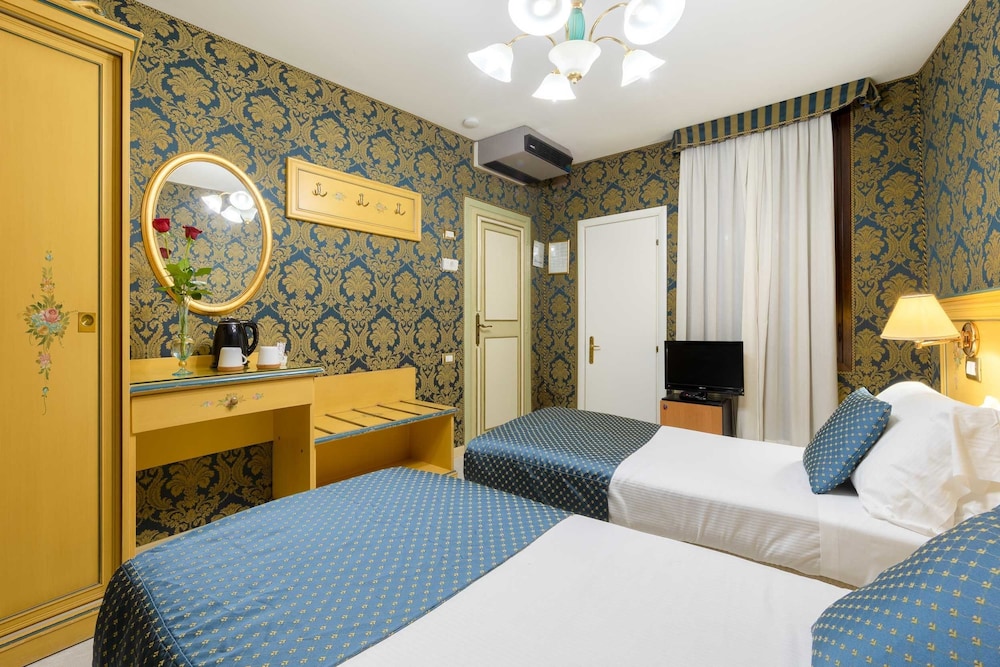 Hotel San Giorgio — Hotel rooms in Venice, Veneto