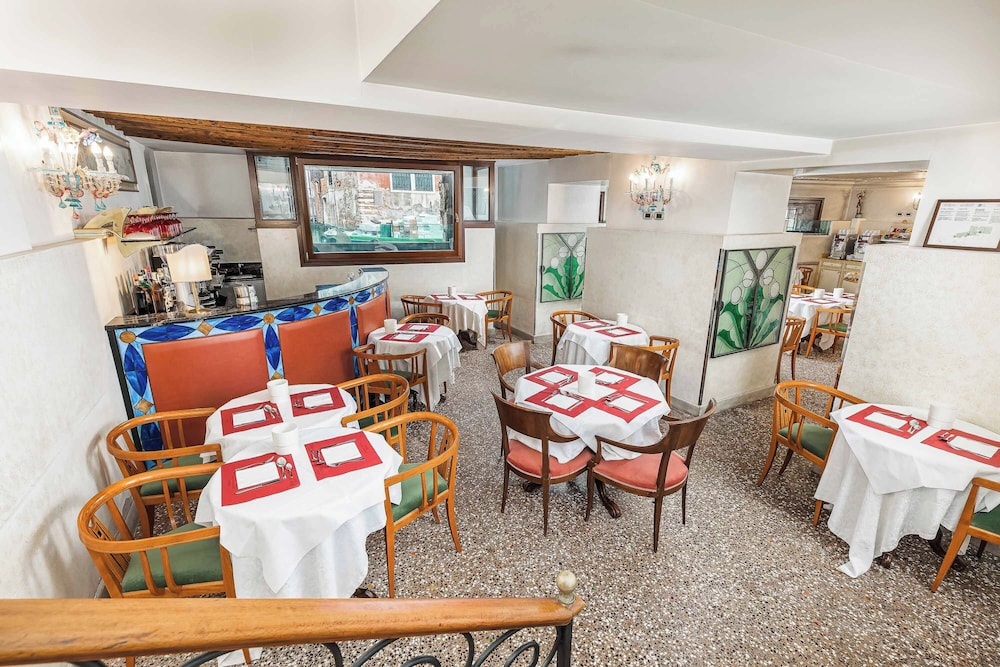 Hotel San Moisè — Restaurant & bars in Venice, Veneto
