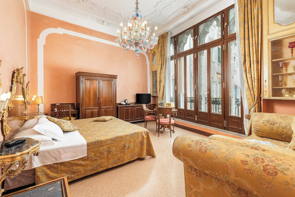 Hotel San Moisè — Hotel rooms in Venice, Veneto