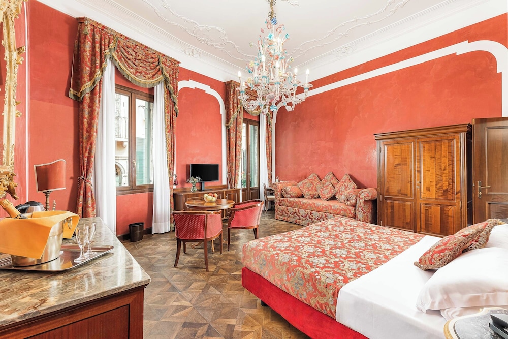 Hotel San Moisè — Hotel rooms in Venice, Veneto