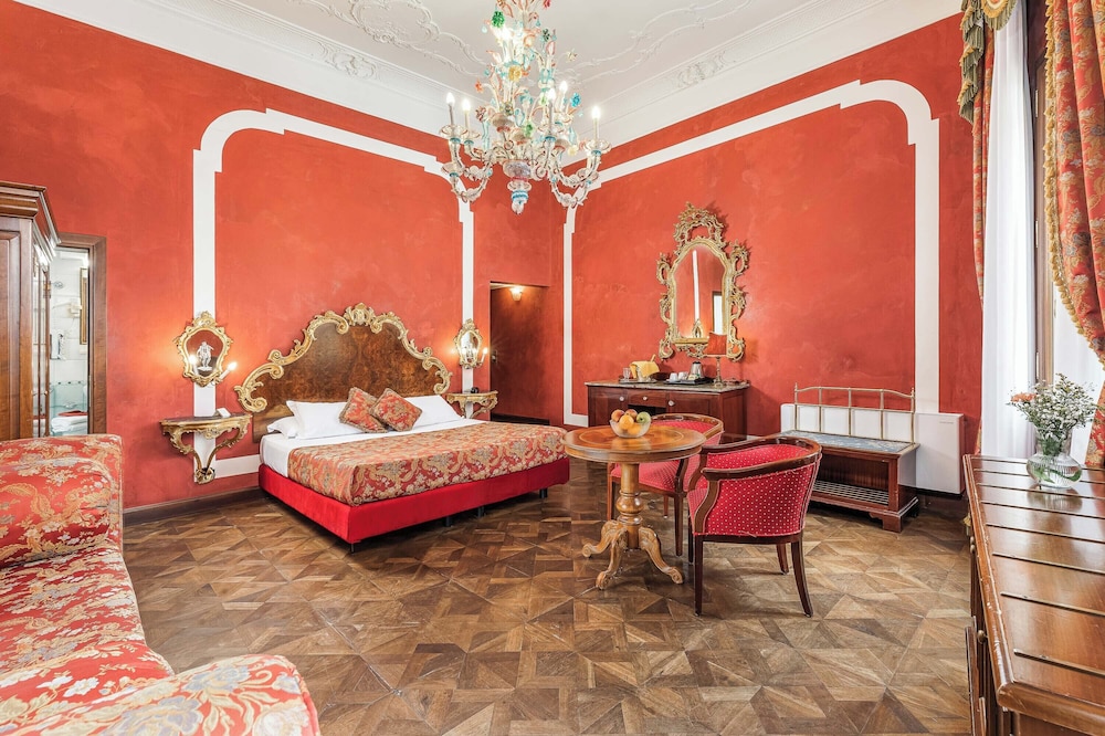 Hotel San Moisè — Hotel rooms in Venice, Veneto