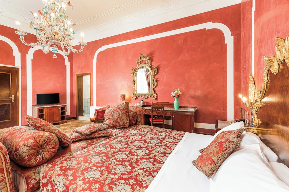 Hotel San Moisè — Hotel rooms in Venice, Veneto