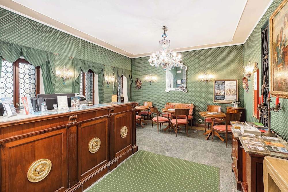 Hotel San Moisè — Restaurant & bars in Venice, Veneto