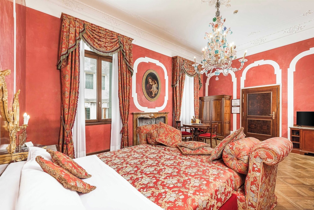 Hotel San Moisè — Hotel rooms in Venice, Veneto
