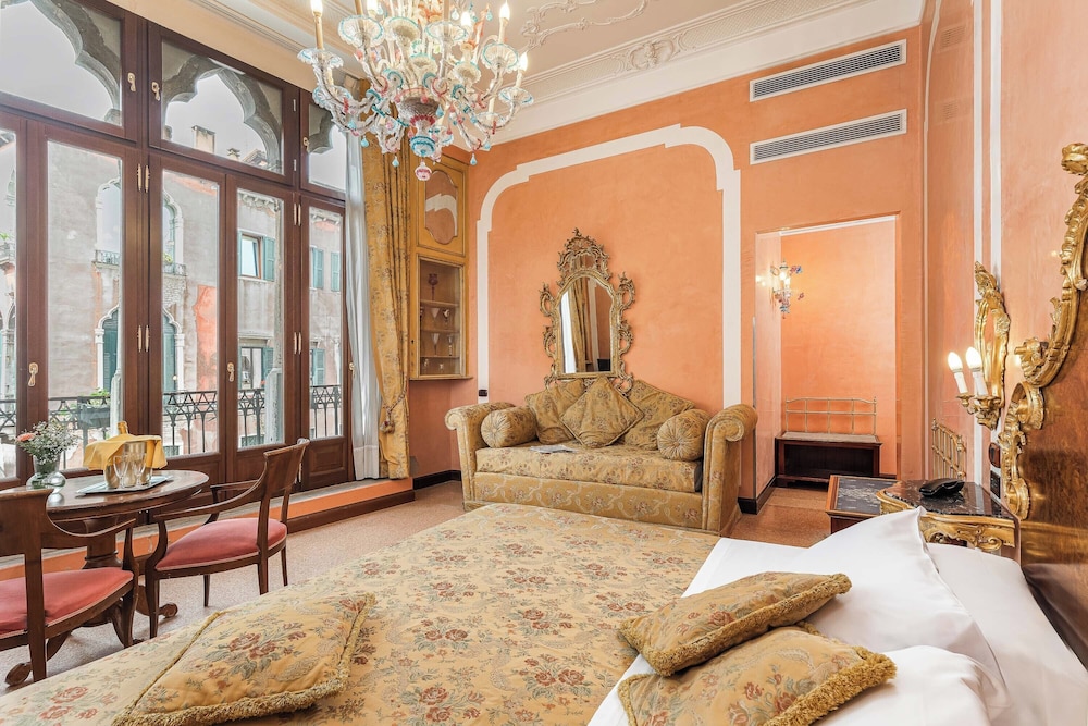 Hotel San Moisè — Hotel rooms in Venice, Veneto