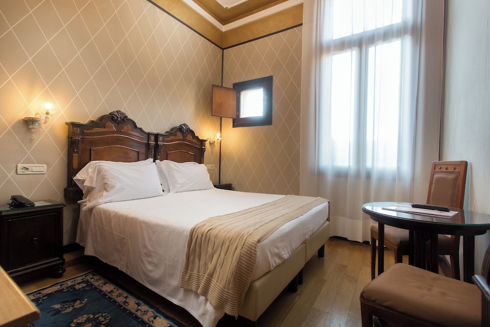 Hotel Saturnia & International — Hotel rooms in Venice, Veneto