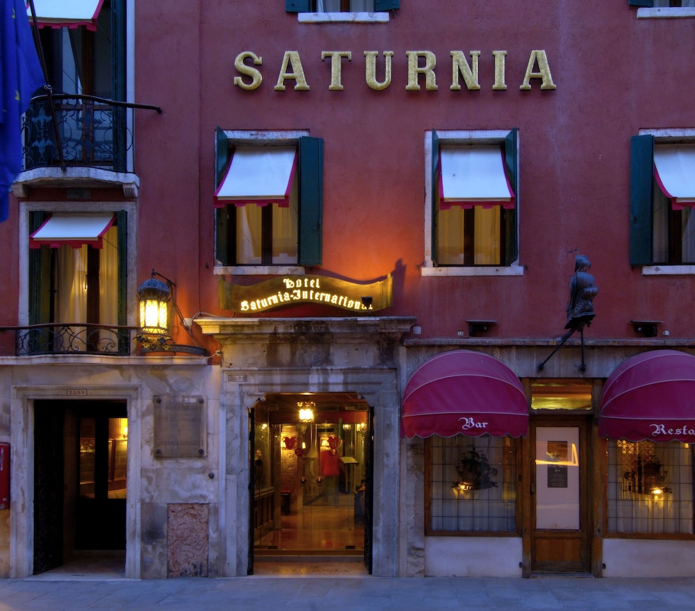 Hotel Saturnia & International - zdjęcie 2