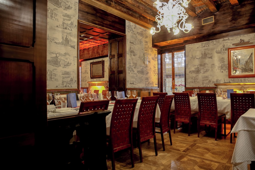 Hotel Saturnia & International — Restaurant & bars in Venice, Veneto