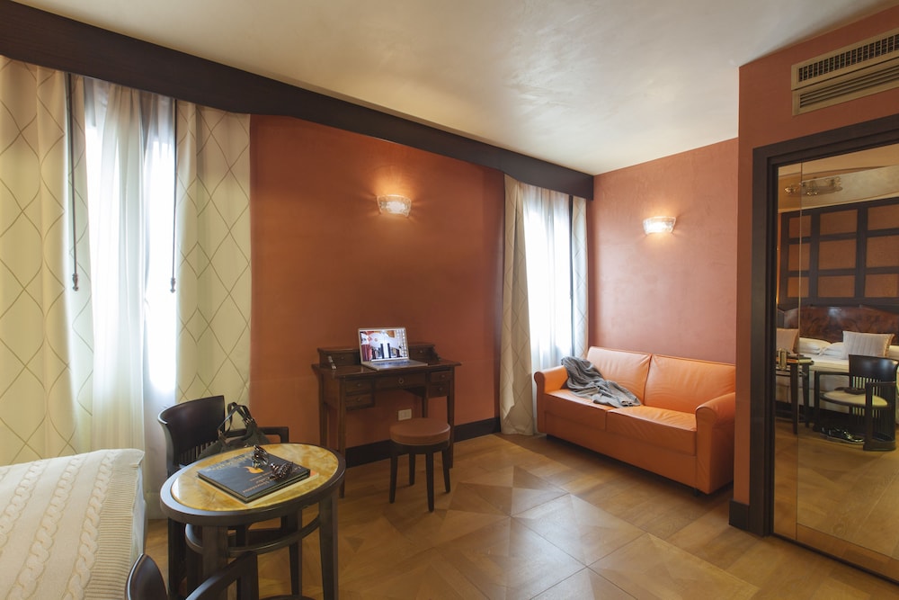Hotel Saturnia & International — Hotel rooms in Venice, Veneto