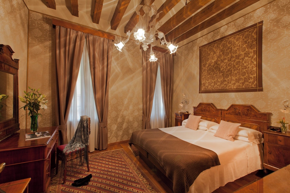 Hotel Saturnia & International — Hotel rooms in Venice, Veneto