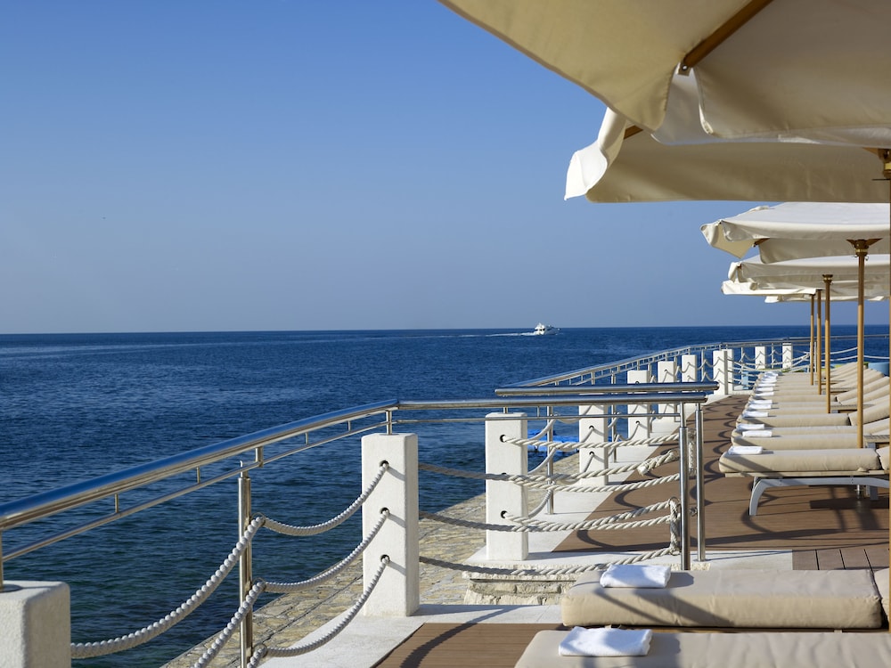 Park Plaza Histria Pula — Beach in Pula, Istria