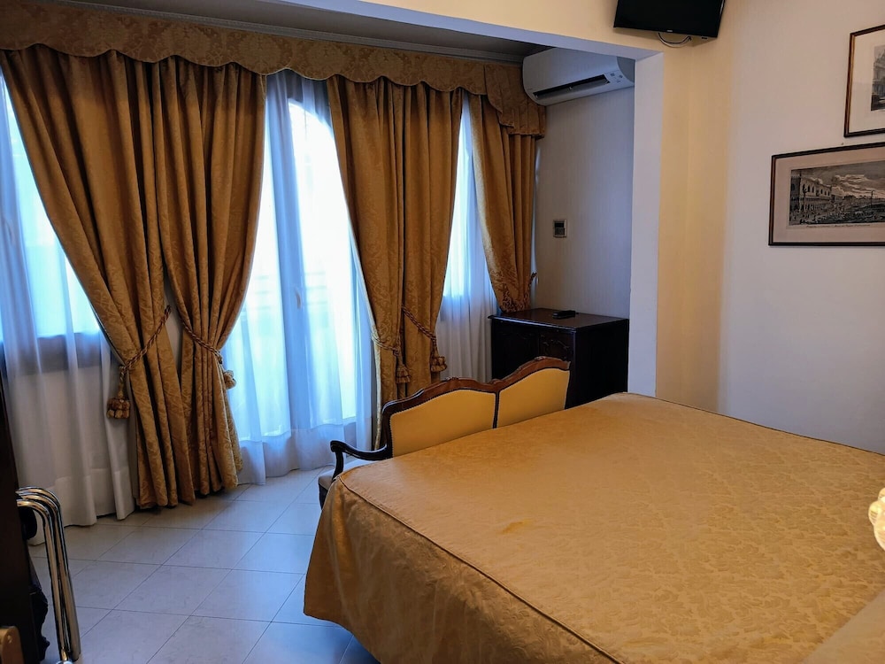 Hotel Scandinavia - Relais — Hotel rooms in Venice, Veneto