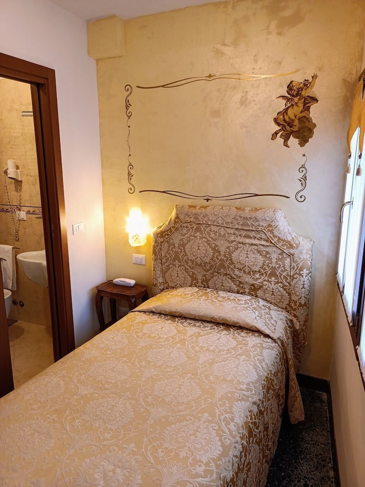 Hotel Scandinavia - Relais — Hotel rooms in Venice, Veneto