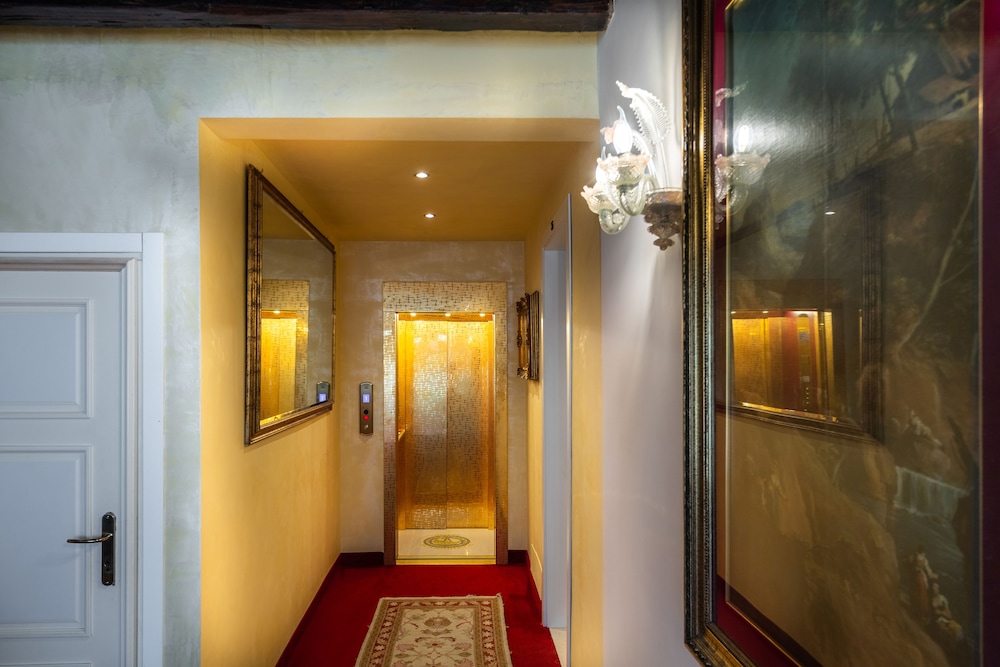Hotel Scandinavia - Relais — Hotel building in Venice, Veneto