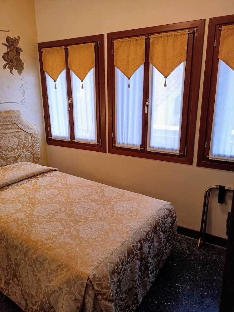 Hotel Scandinavia - Relais — Hotel rooms in Venice, Veneto