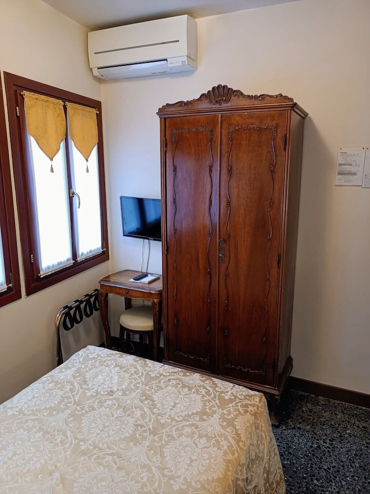 Hotel Scandinavia - Relais — Hotel rooms in Venice, Veneto