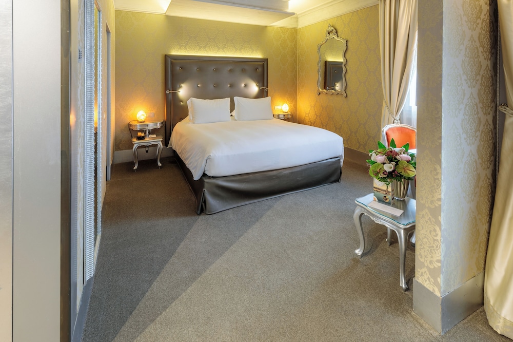 Papadopoli Hotel Venezia - MGallery Collection — Hotel rooms in Venice, Veneto