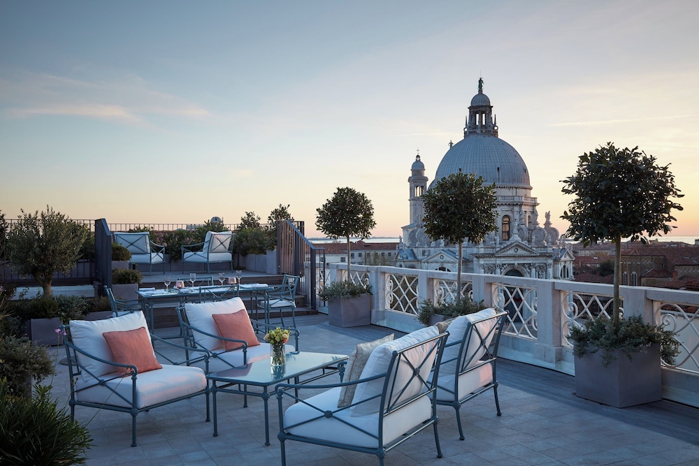 The St. Regis Venice — Restaurant & bars in Venice, Veneto