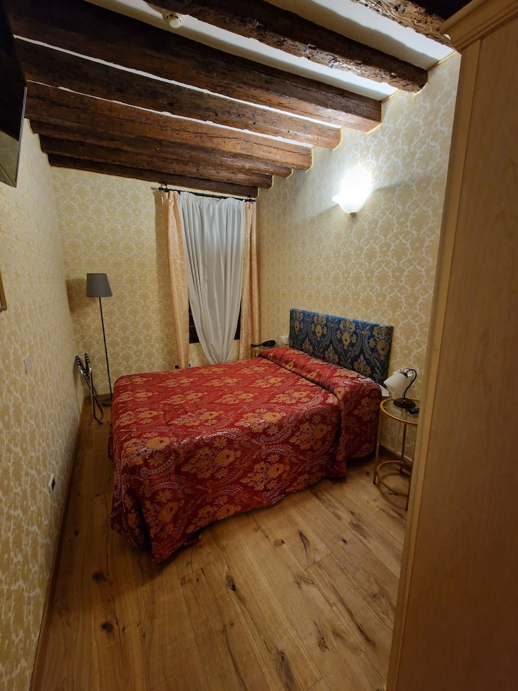 Hotel Tintoretto — Hotel rooms in Venice, Veneto