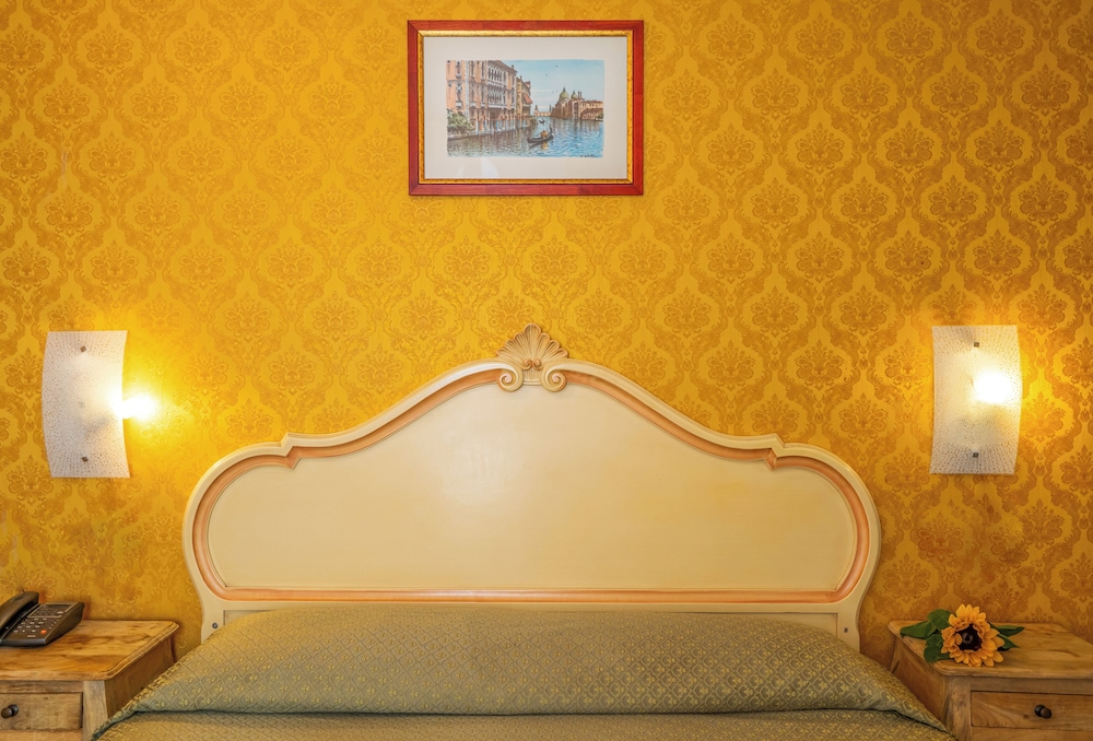 Hotel Tintoretto — Hotel rooms in Venice, Veneto