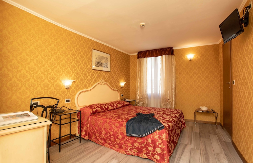 Hotel Tintoretto — Hotel rooms in Venice, Veneto