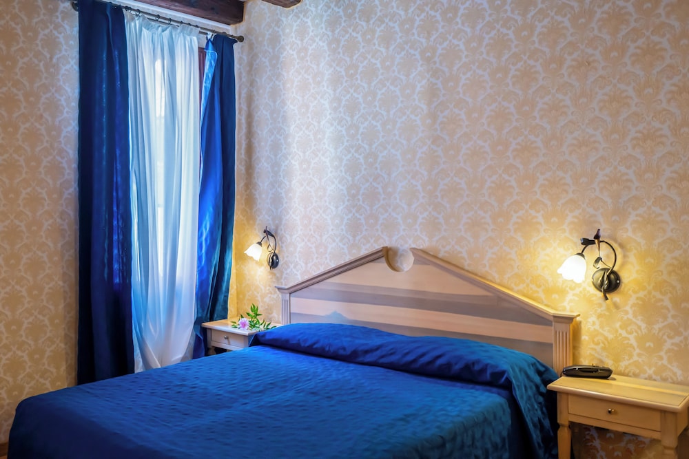 Hotel Tintoretto — Hotel rooms in Venice, Veneto