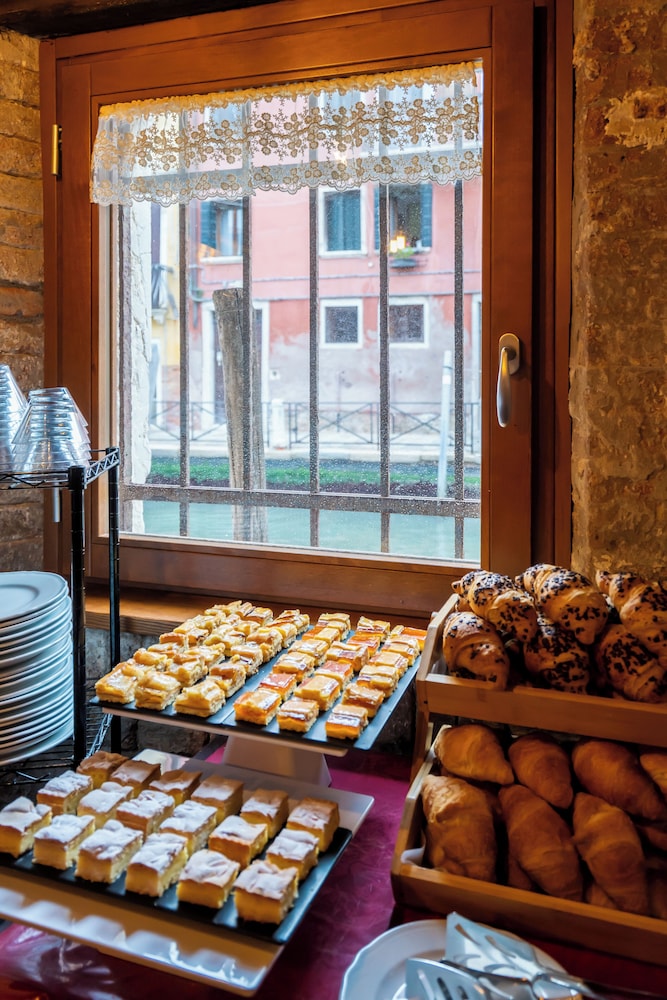 Hotel Tintoretto — Restaurant & bars in Venice, Veneto