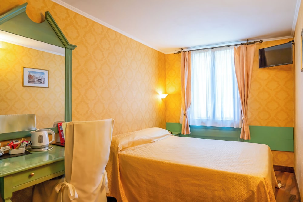 Hotel Tintoretto — Hotel rooms in Venice, Veneto
