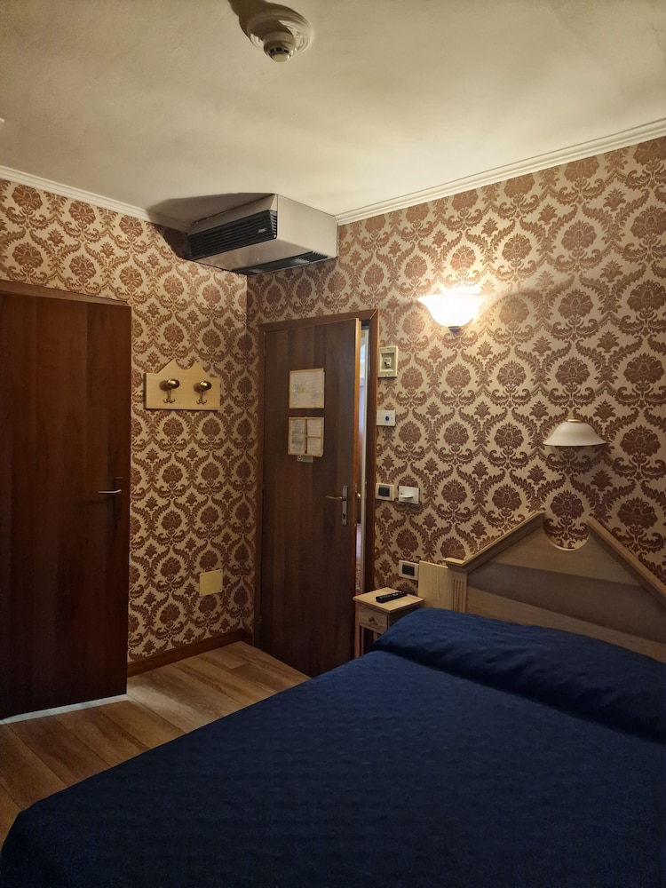 Hotel Tintoretto — Hotel rooms in Venice, Veneto