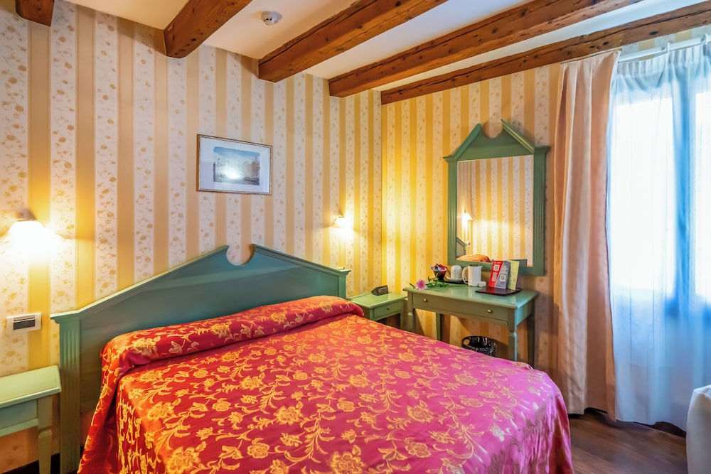 Hotel Tintoretto — Hotel rooms in Venice, Veneto