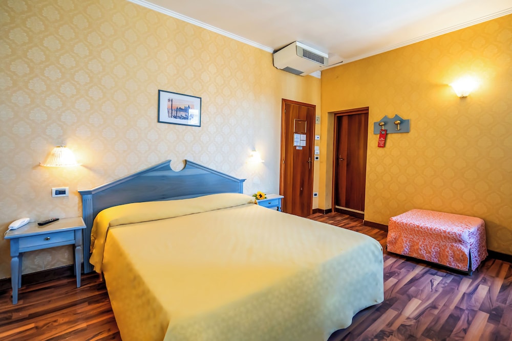 Hotel Tintoretto — Hotel rooms in Venice, Veneto