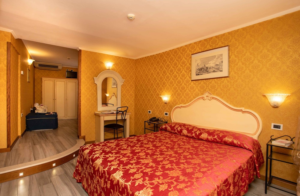 Hotel Tintoretto — Hotel rooms in Venice, Veneto