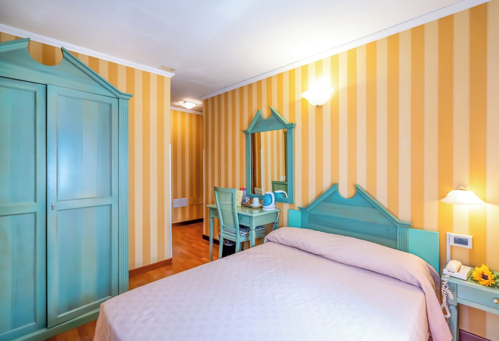 Hotel Tintoretto — Hotel rooms in Venice, Veneto