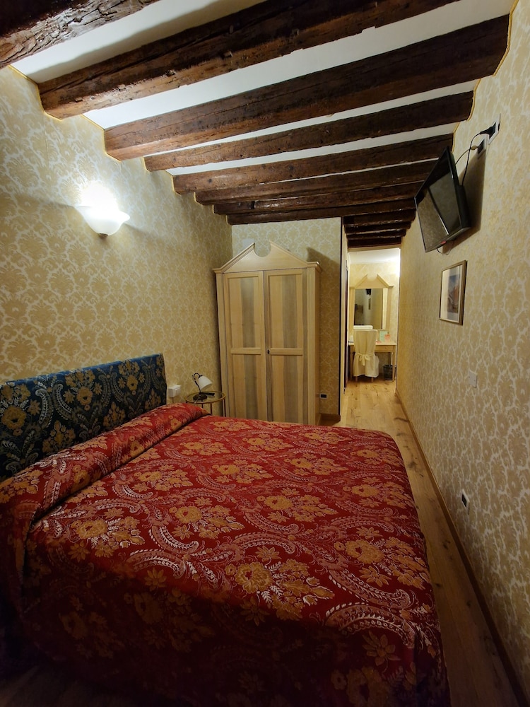 Hotel Tintoretto — Hotel rooms in Venice, Veneto