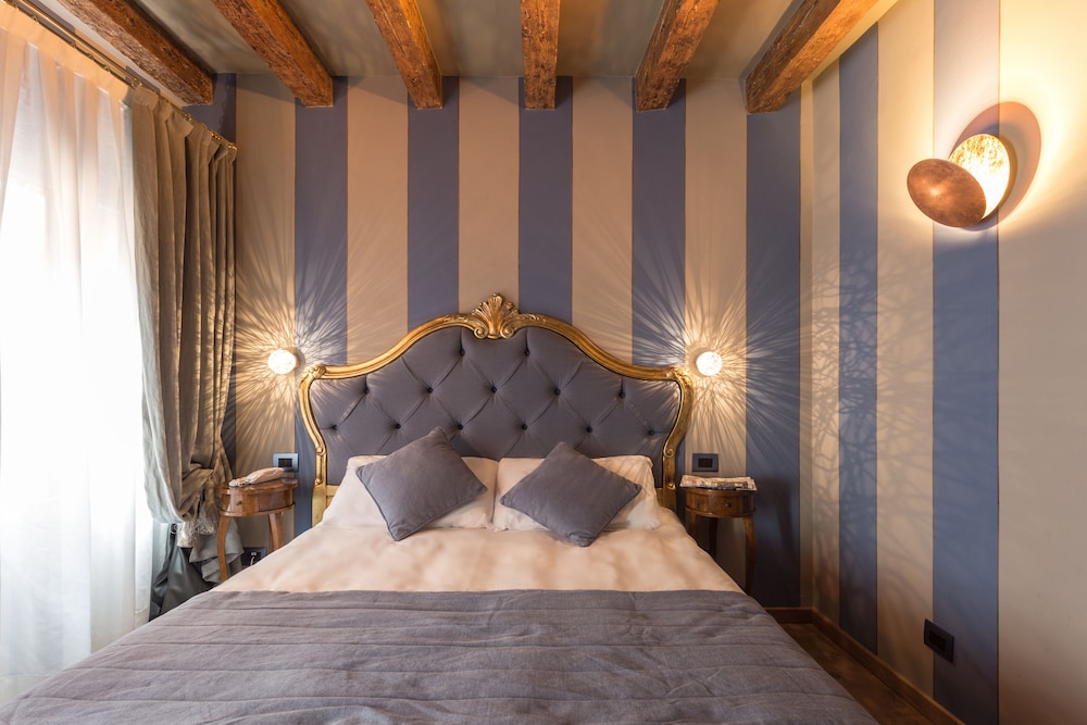 Hotel Tiziano — Hotel rooms in Venice, Veneto