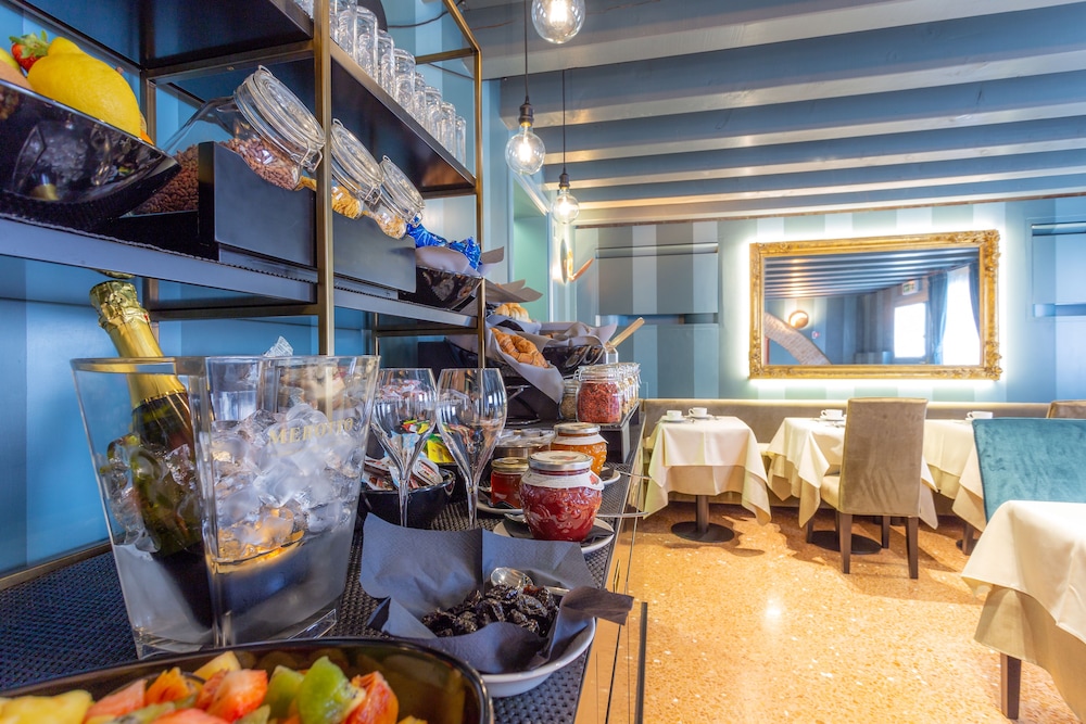 Hotel Tiziano — Restaurant & bars in Venice, Veneto