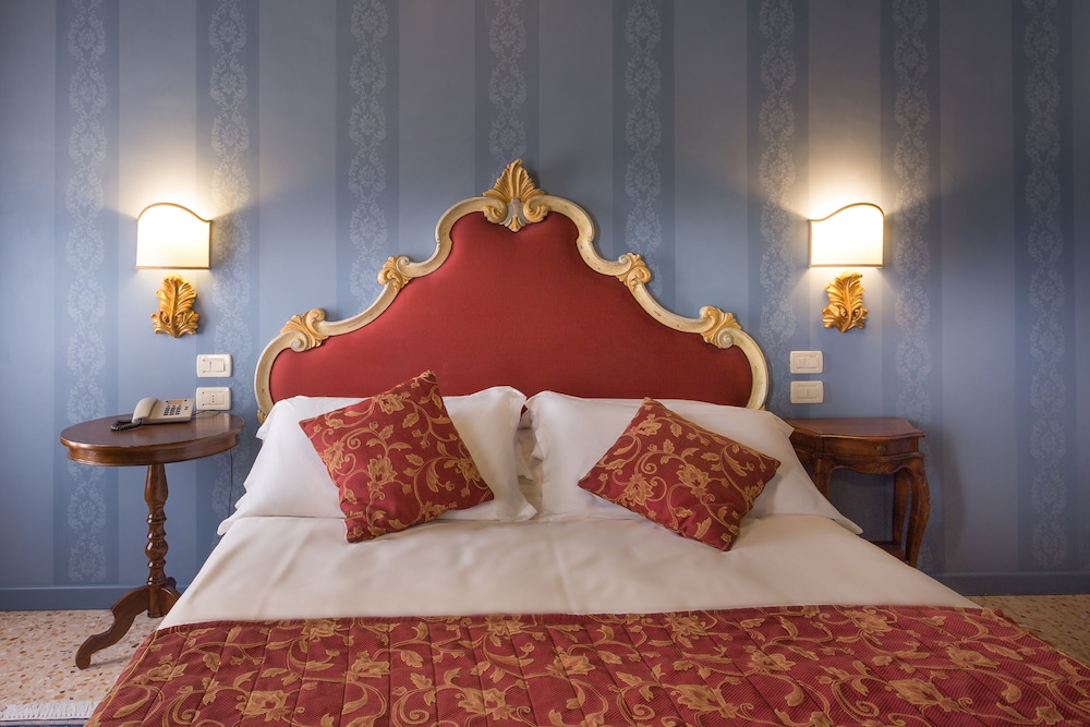 Hotel Tiziano — Hotel rooms in Venice, Veneto