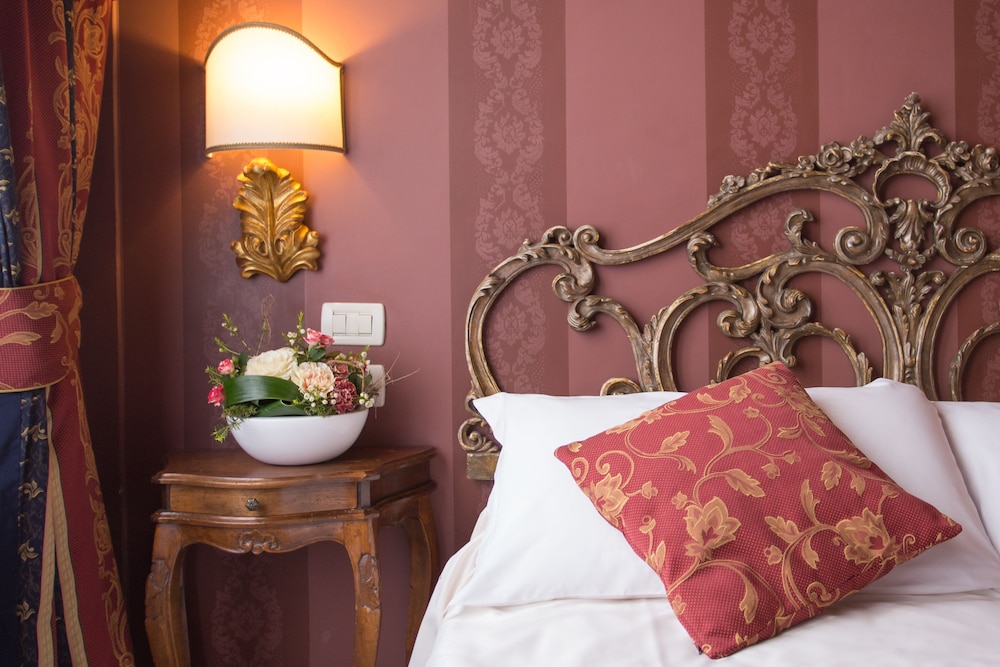 Hotel Tiziano — Hotel rooms in Venice, Veneto