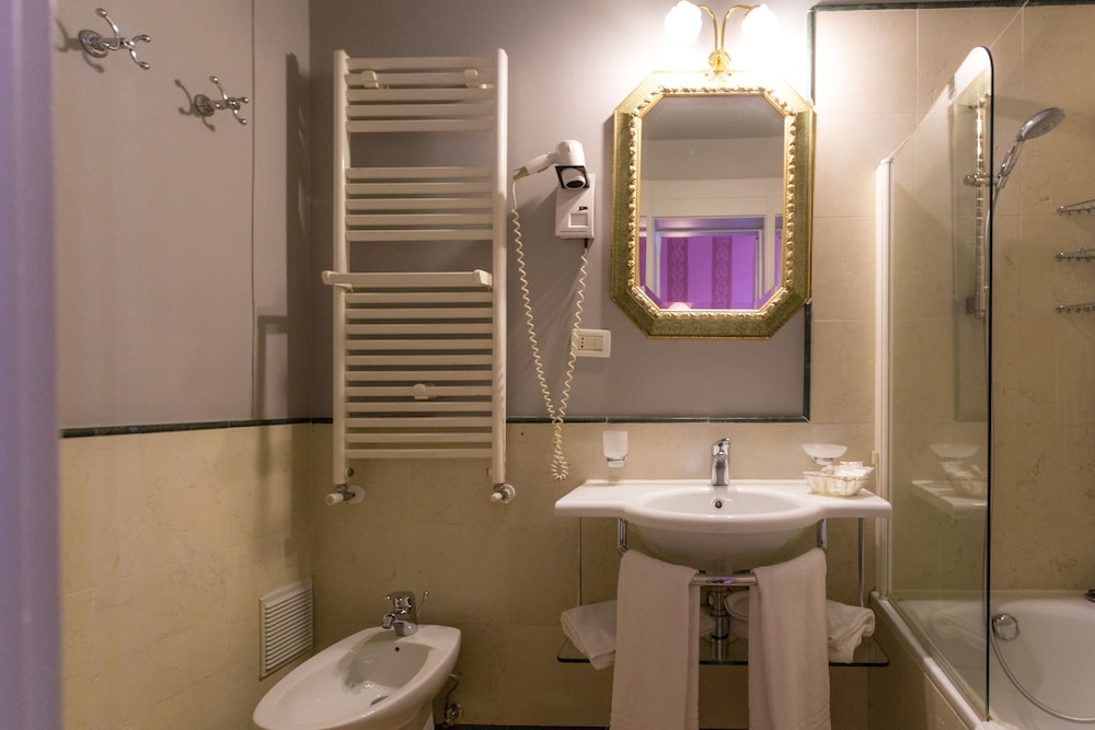 Hotel Tiziano — Hotel rooms in Venice, Veneto