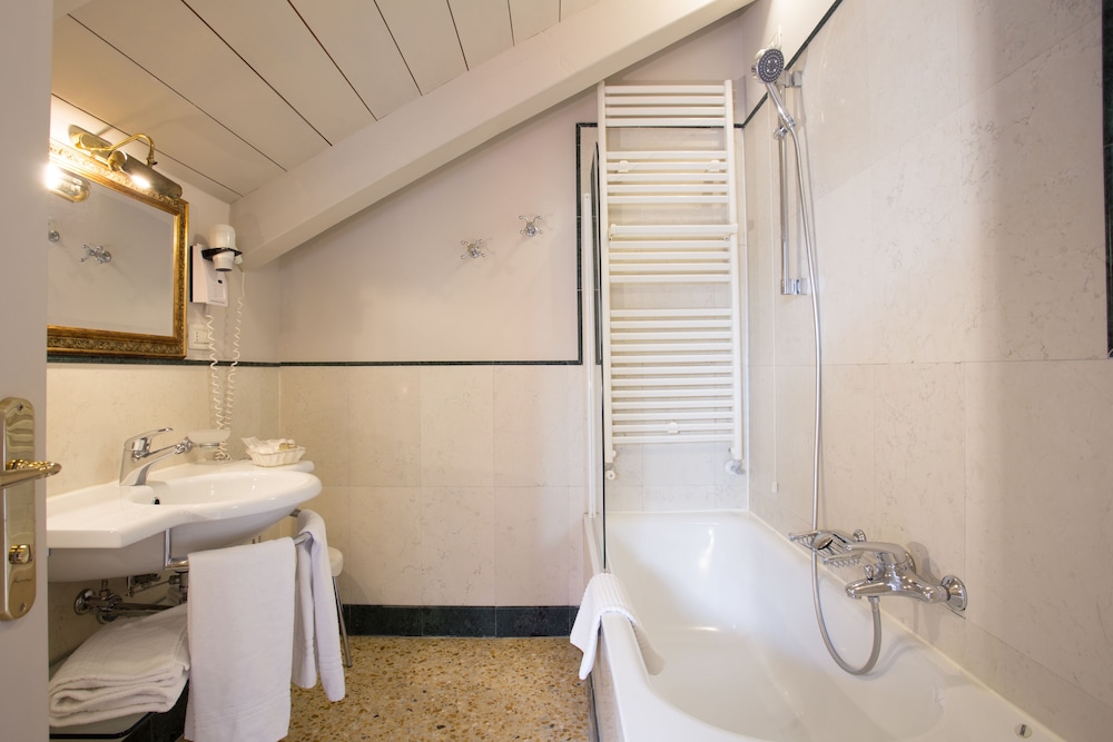 Hotel Tiziano — Hotel rooms in Venice, Veneto