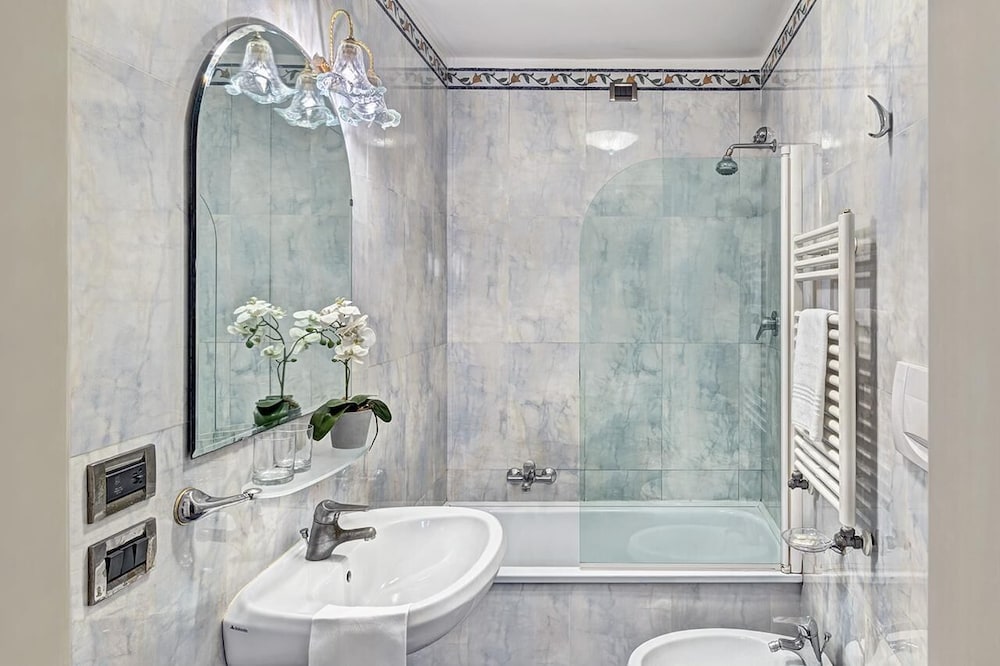 Hotel Tre Archi — Hotel rooms in Venice, Veneto