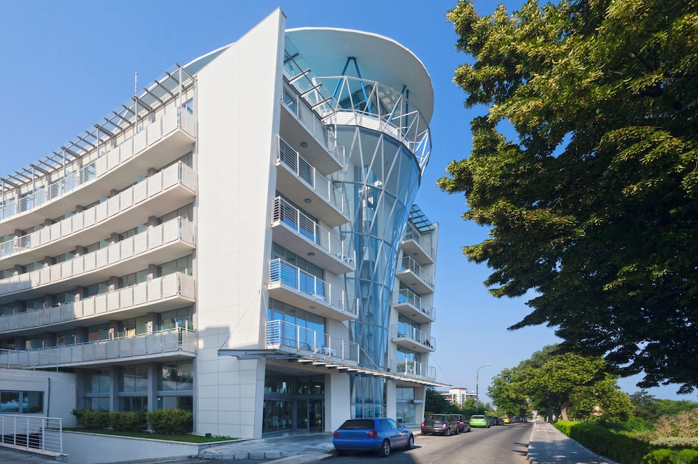 Hotel Marina Palace, Affiliated by Meliá — Hotel building in Nessebar, Burgas Region