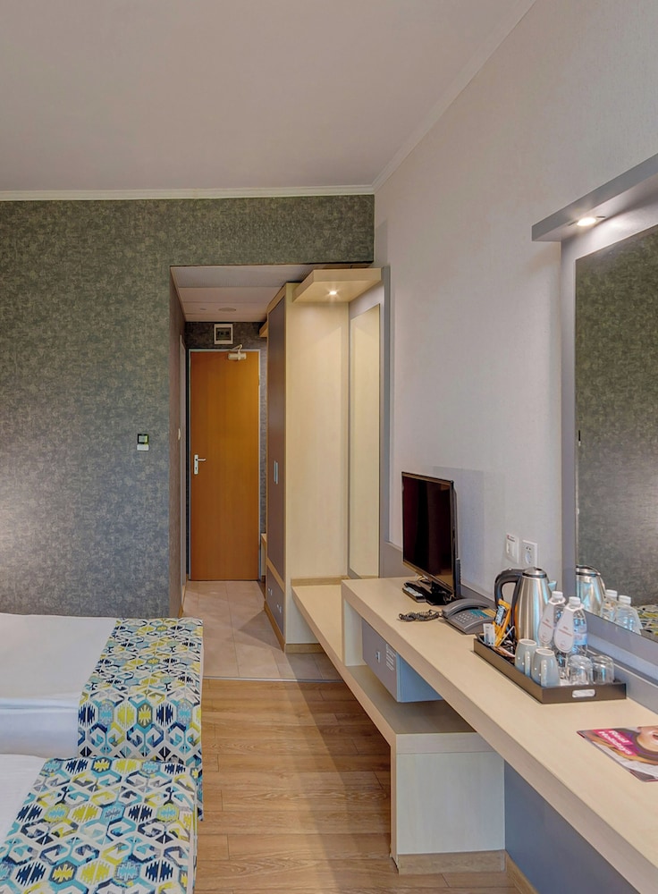 Hotel Marina Palace, Affiliated by Meliá — Hotel rooms in Nessebar, Burgas Region