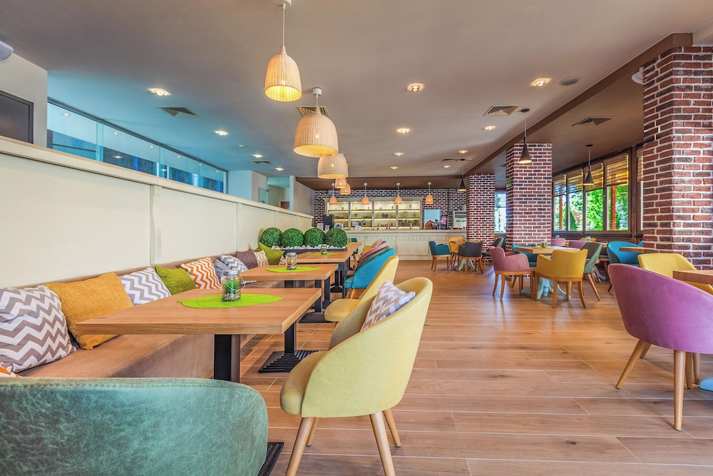 Hotel Marina Palace, Affiliated by Meliá — Restaurant & bars in Nessebar, Burgas Region