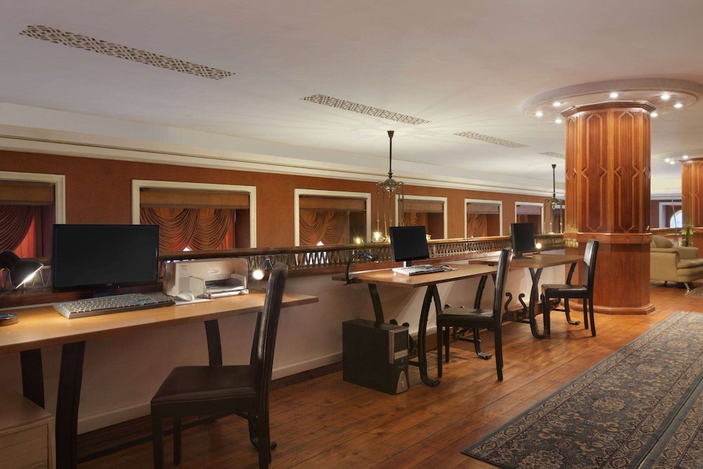 Ramada by Wyndham Plovdiv Trimontium — Hotel building in Plovdiv, Plovdiv