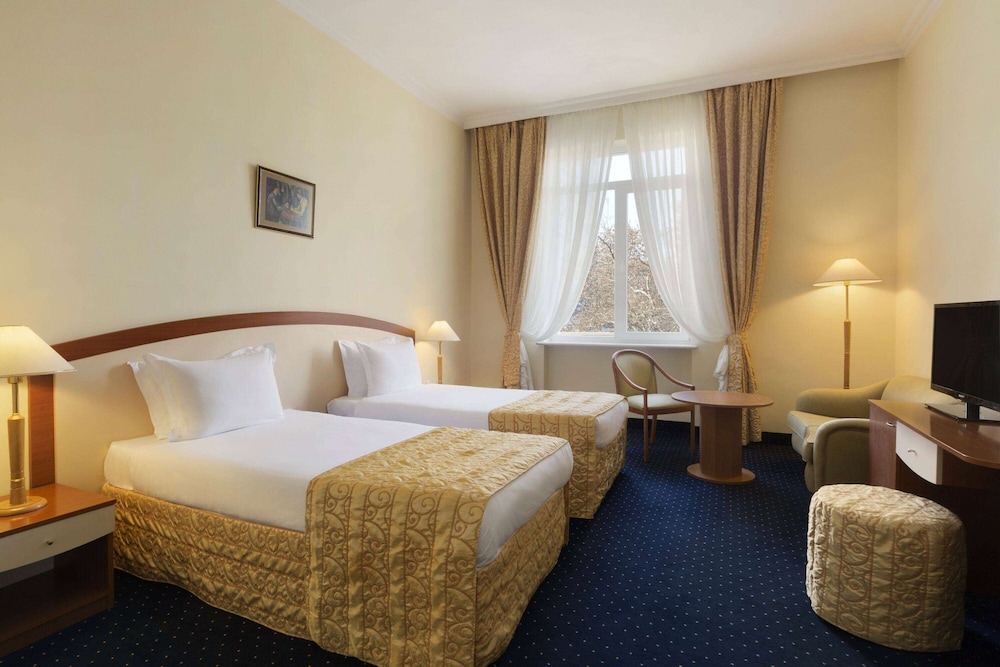 Ramada by Wyndham Plovdiv Trimontium — Hotel rooms in Plovdiv, Plovdiv